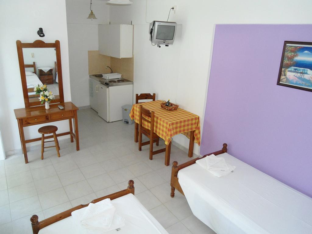 Evi Apartments And Studios Theológos Cameră foto
